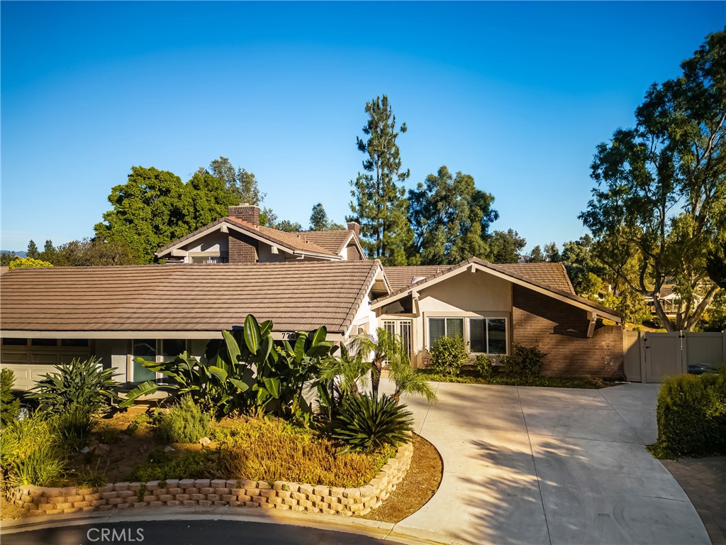 7740 E Lakeview Trail