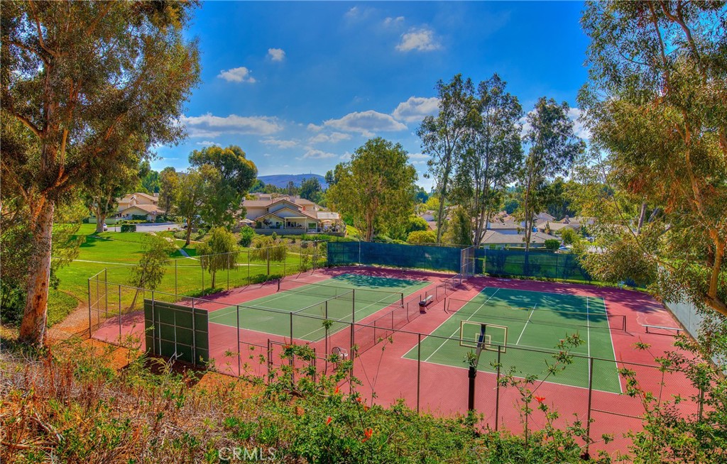 7740 E Lakeview Trail