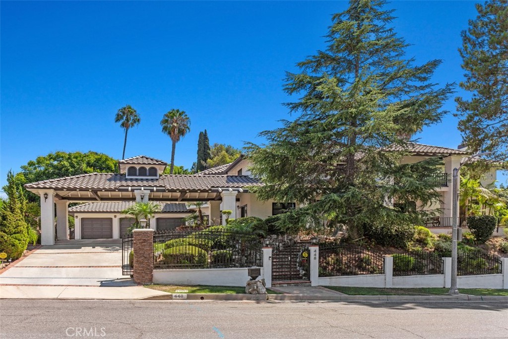 448 Moderno Place