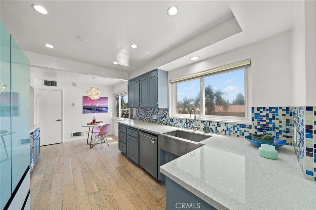 1635 East Ocean Boulevard 3A