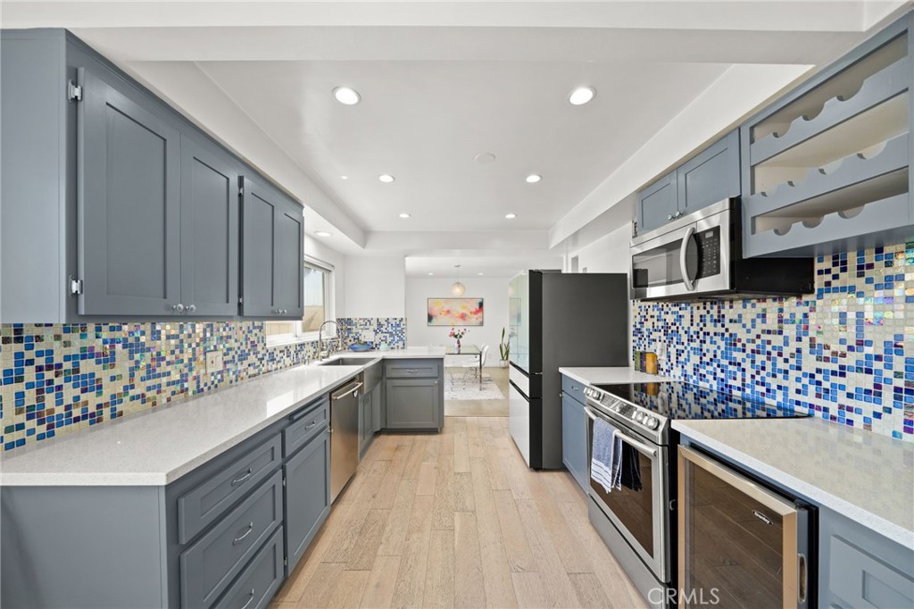 1635 East Ocean Boulevard 3A