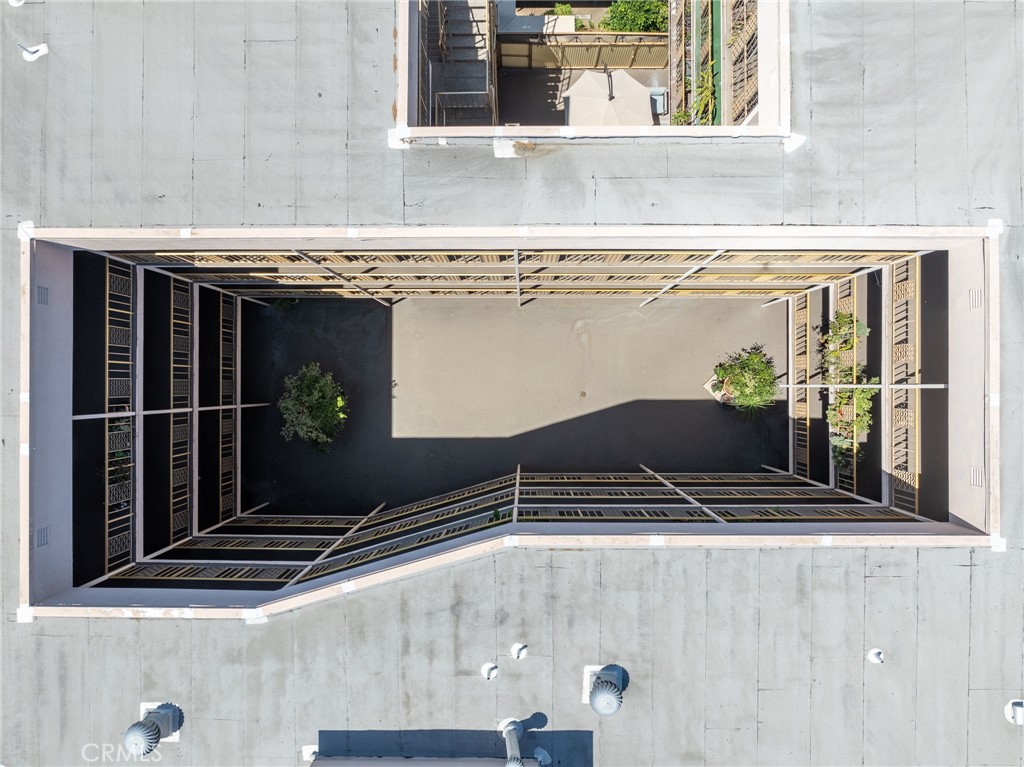 1635 East Ocean Boulevard 3A