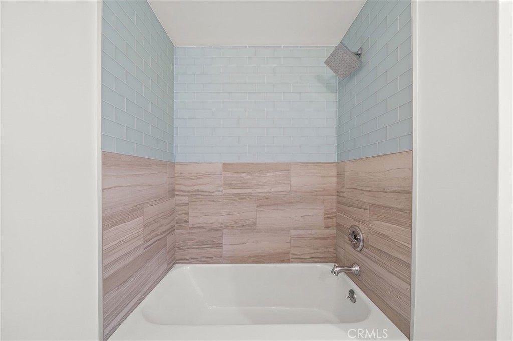 1635 East Ocean Boulevard 3A