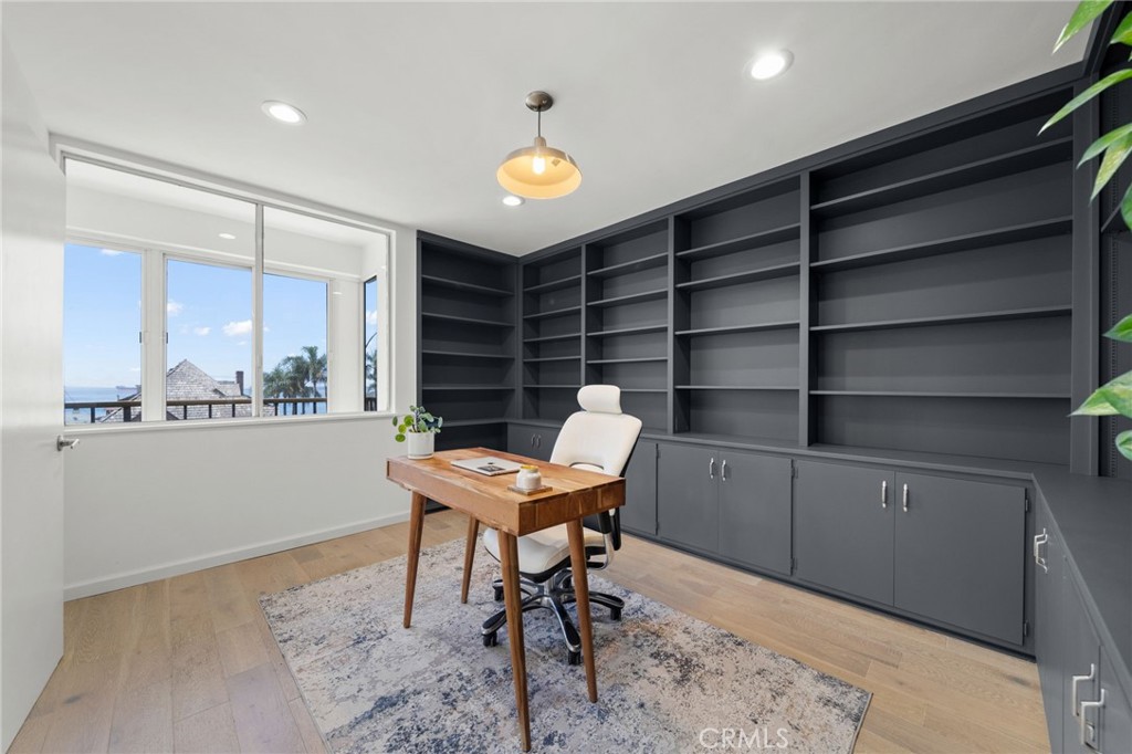 1635 East Ocean Boulevard 3A