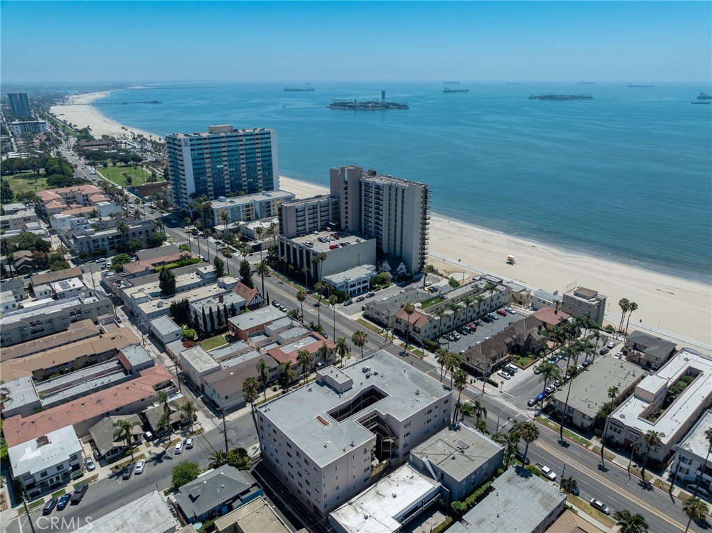 1635 East Ocean Boulevard 3A