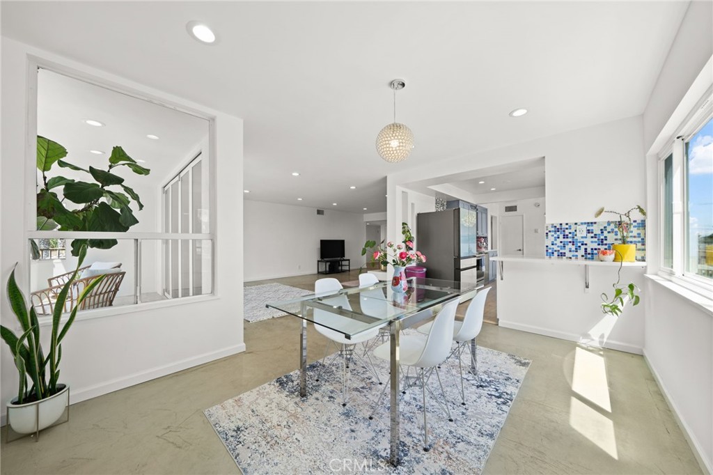 1635 East Ocean Boulevard 3A