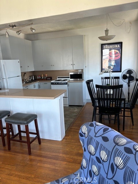 360 W Ocean Boulevard 1102