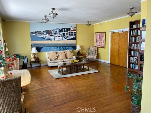 360 W Ocean Boulevard 1102