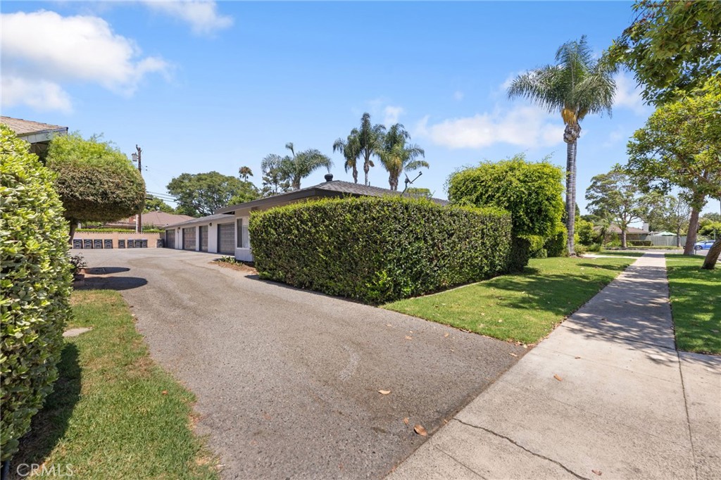 1901 E 19th Street 1