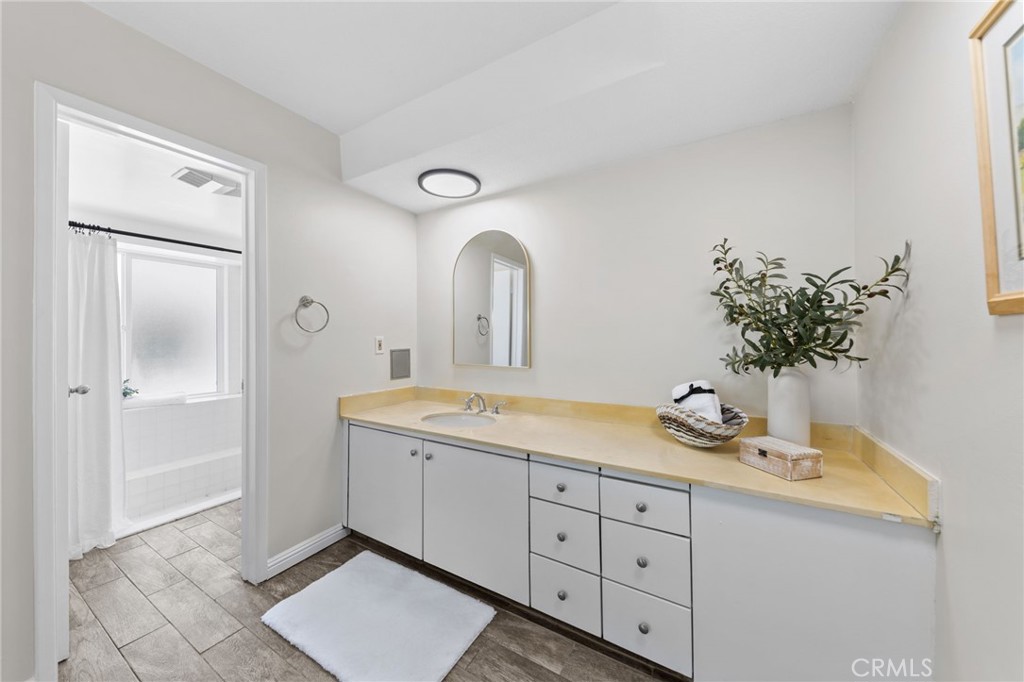 1901 E 19th Street 1