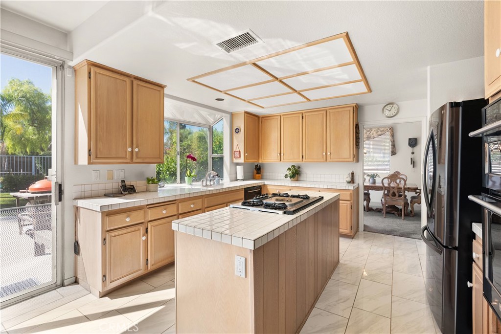 28040 Blackberry Way