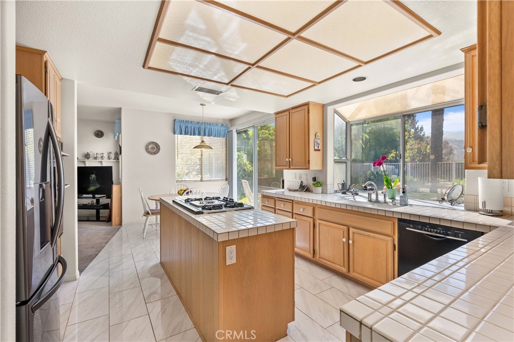 28040 Blackberry Way