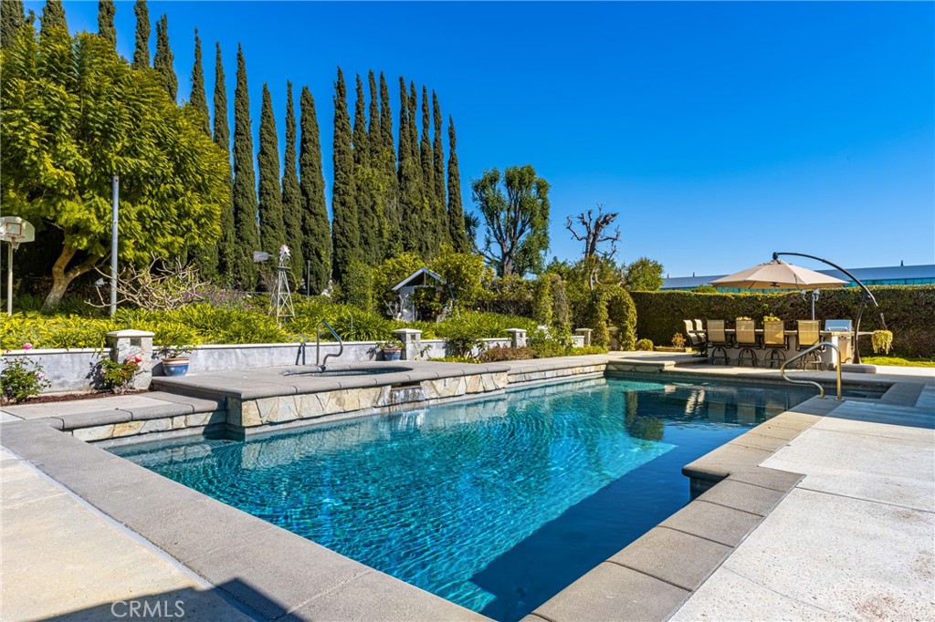 9872 Oakwood Circle