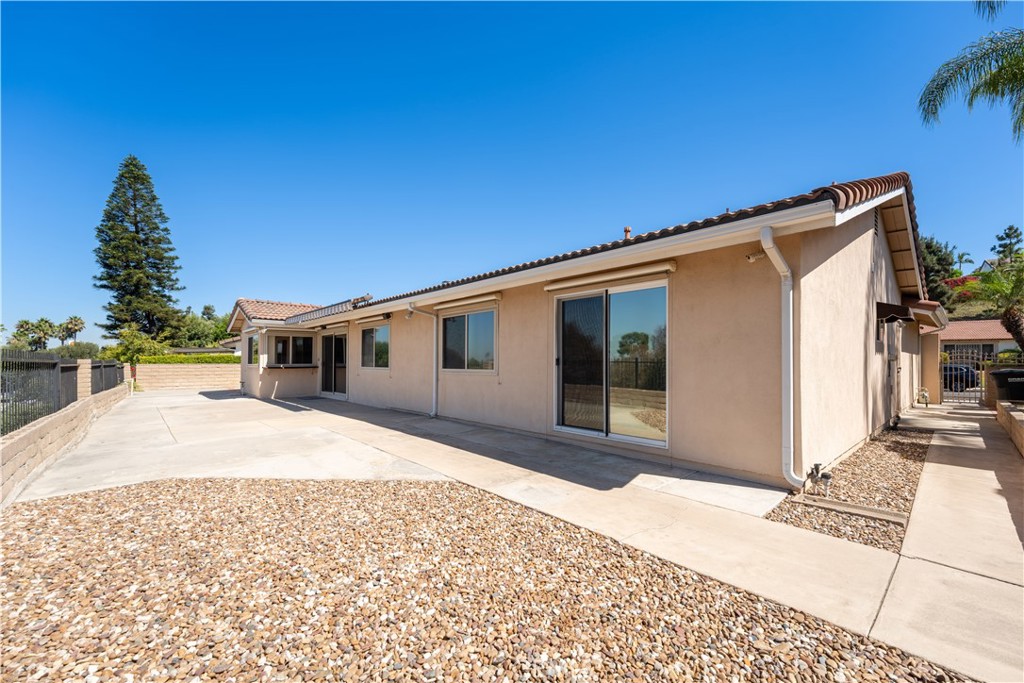 2034 E Orangeview Lane