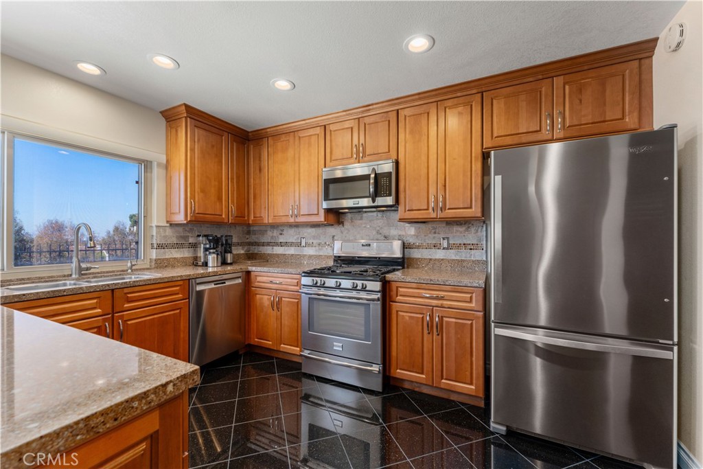 2034 E Orangeview Lane