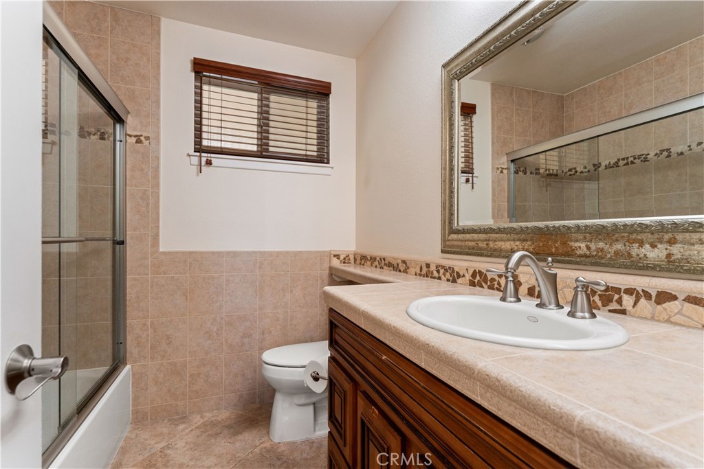 2034 E Orangeview Lane