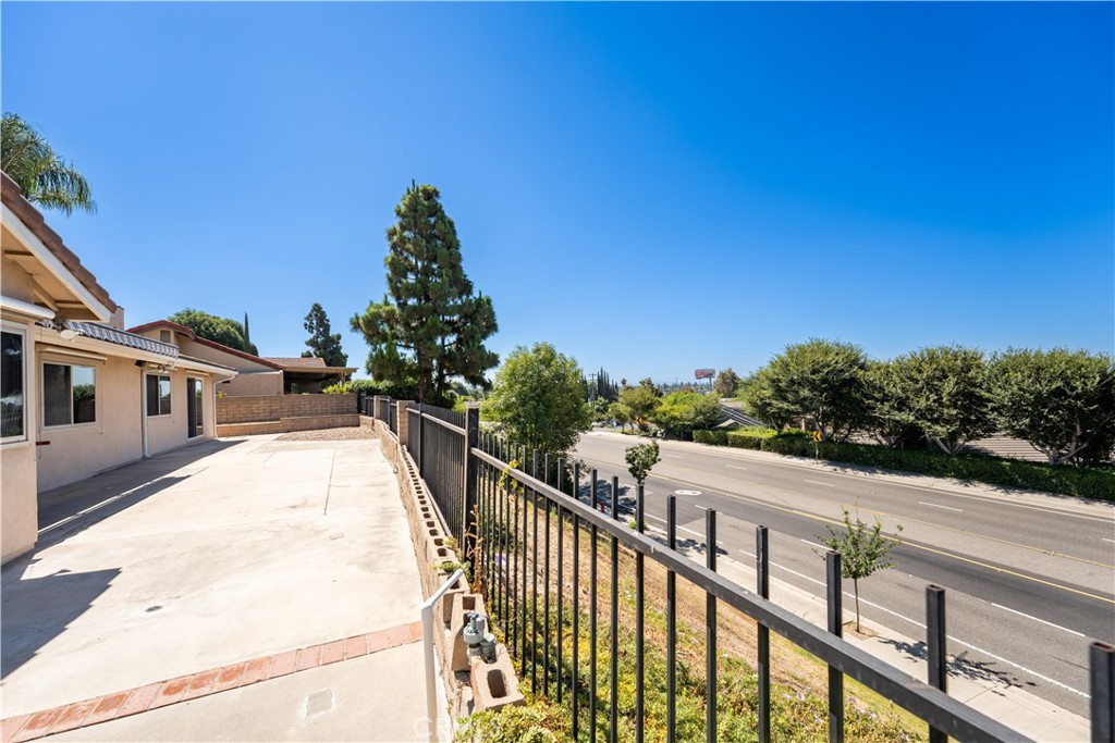 2034 E Orangeview Lane