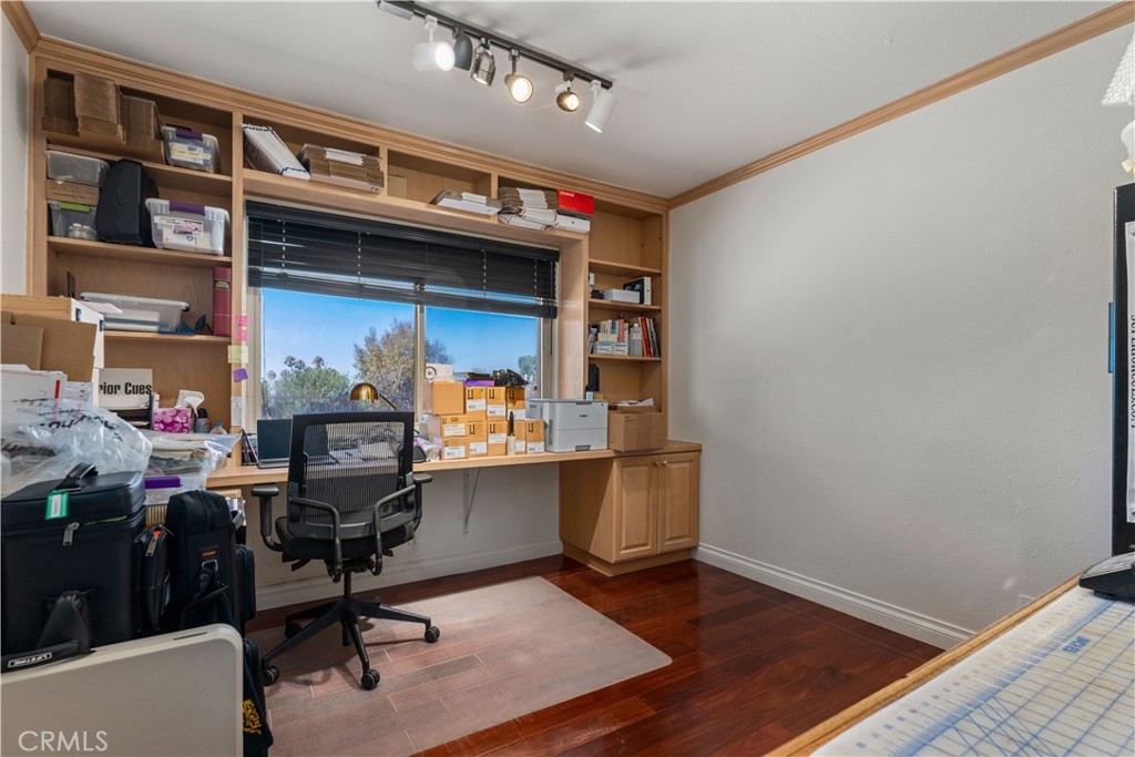 2034 E Orangeview Lane