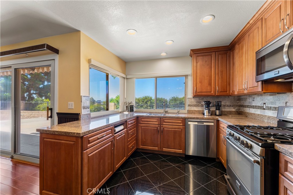 2034 E Orangeview Lane