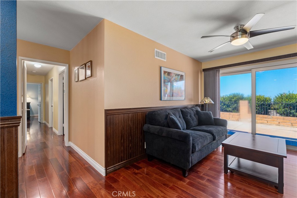 2034 E Orangeview Lane