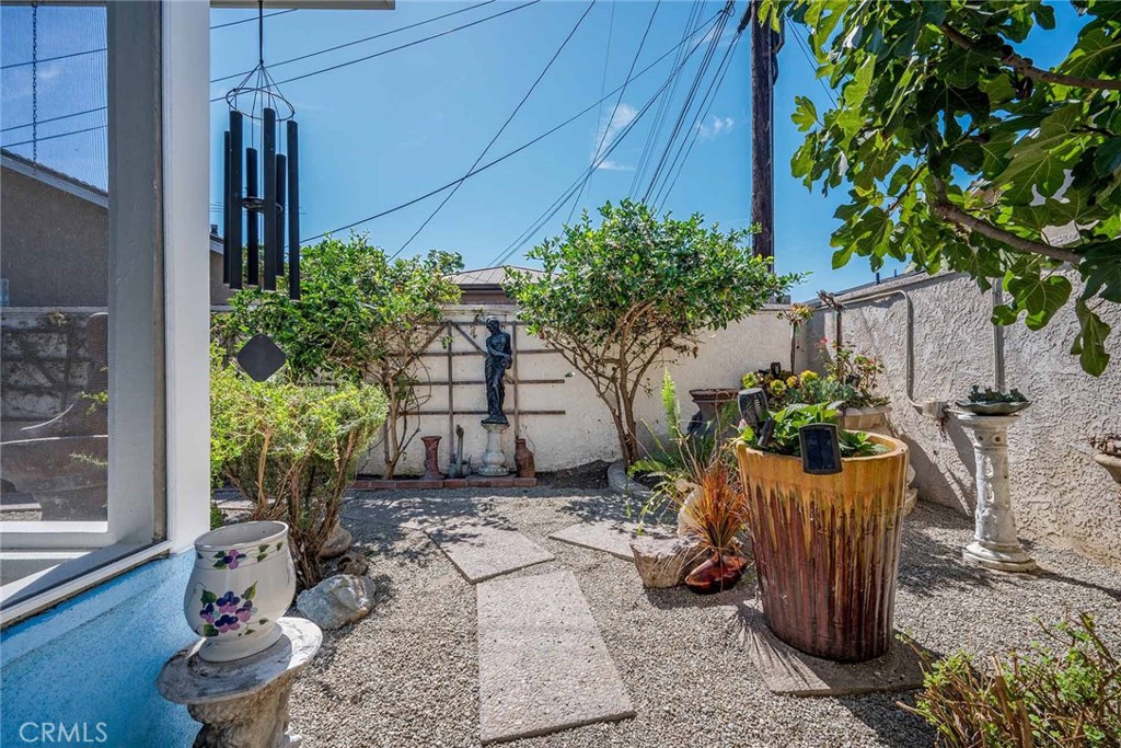 111 W Barclay Street