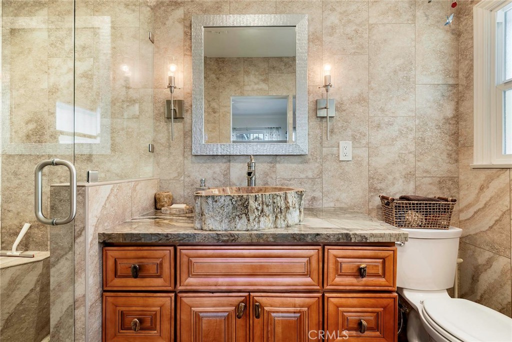 111 W Barclay Street