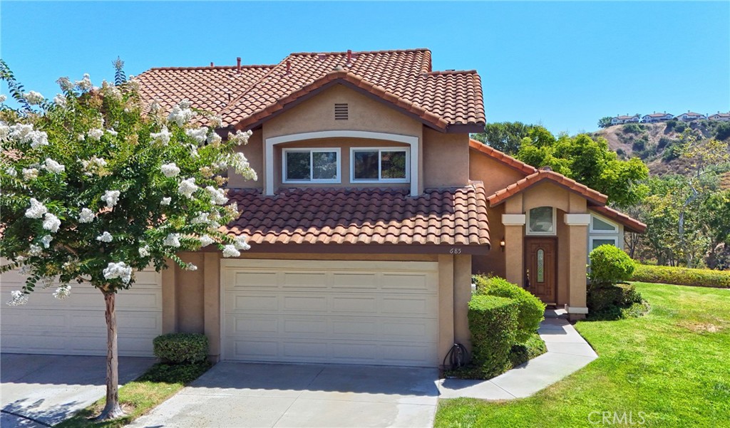 685 S Iron Horse Lane