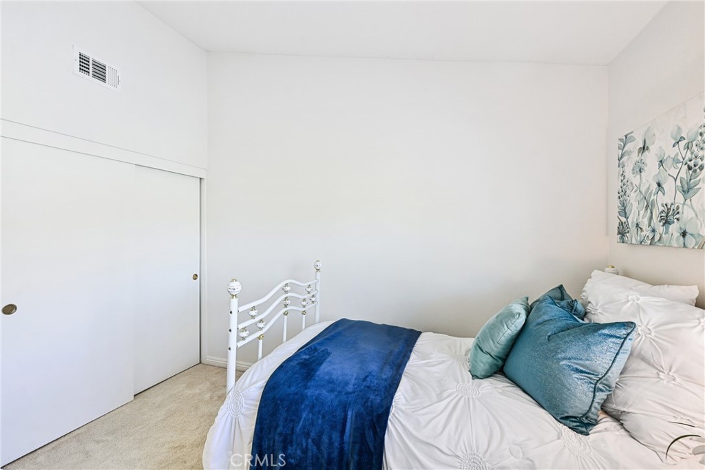 685 S Iron Horse Lane