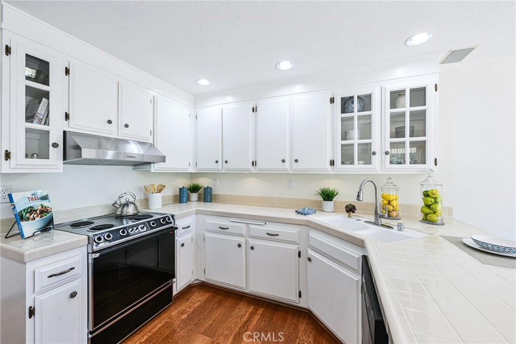 685 S Iron Horse Lane