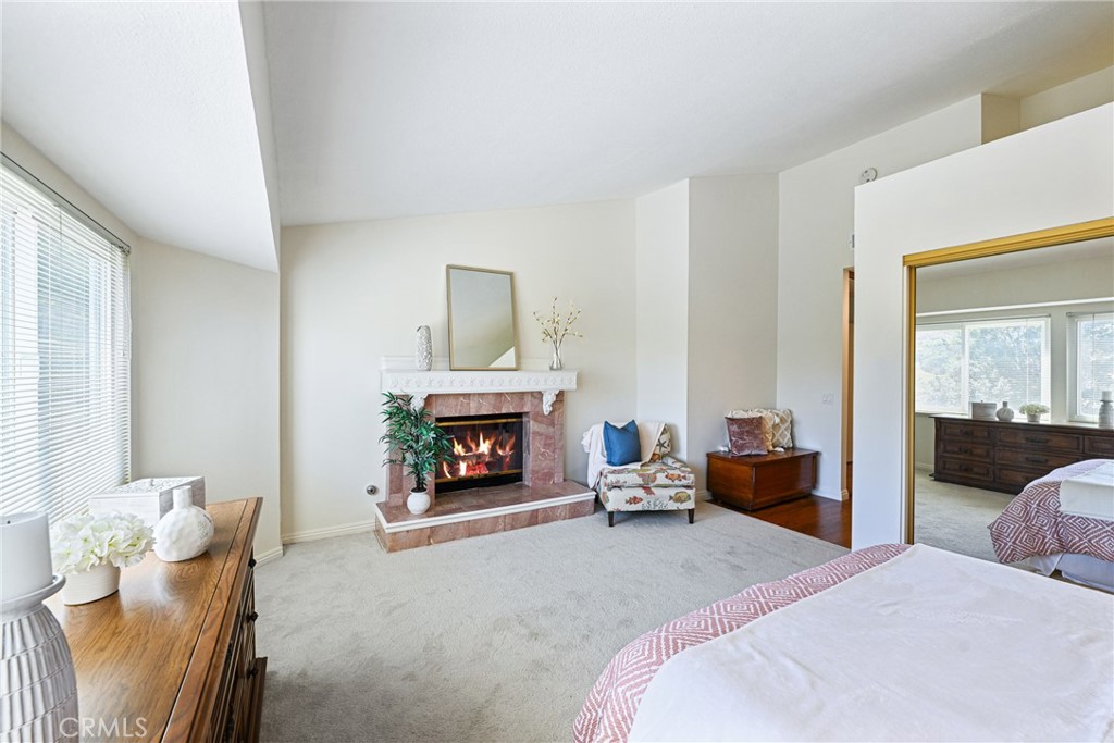 685 S Iron Horse Lane