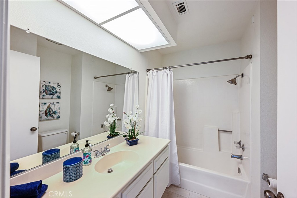 685 S Iron Horse Lane