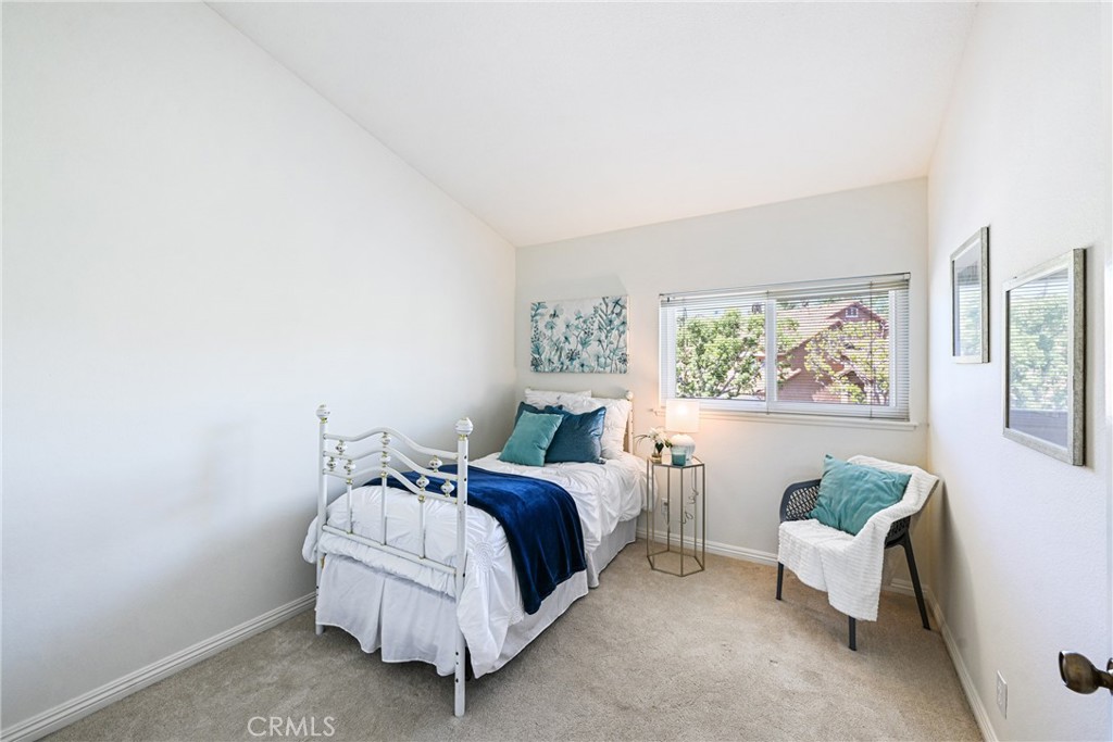 685 S Iron Horse Lane