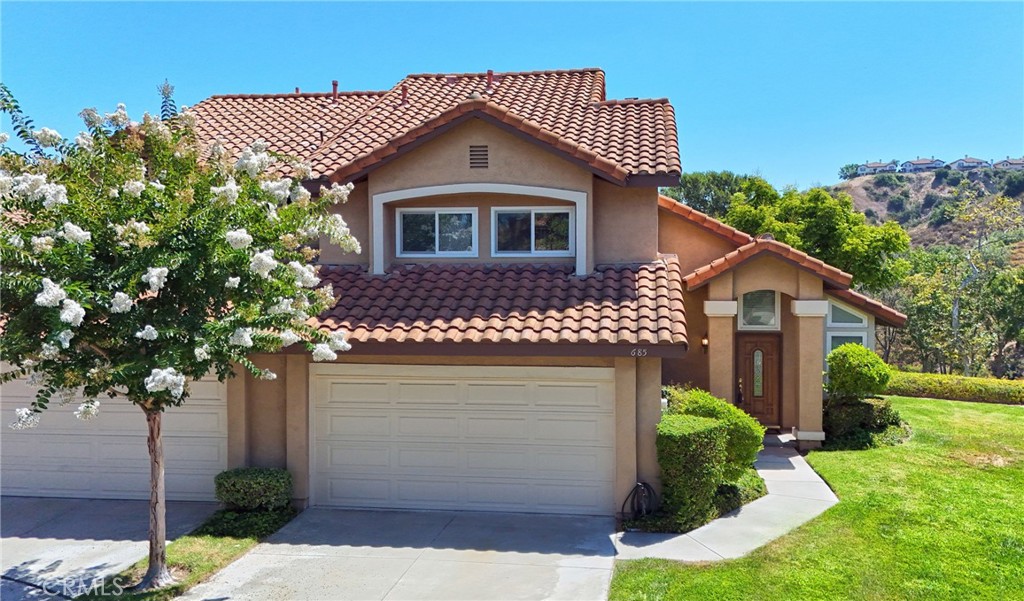 685 S Iron Horse Lane