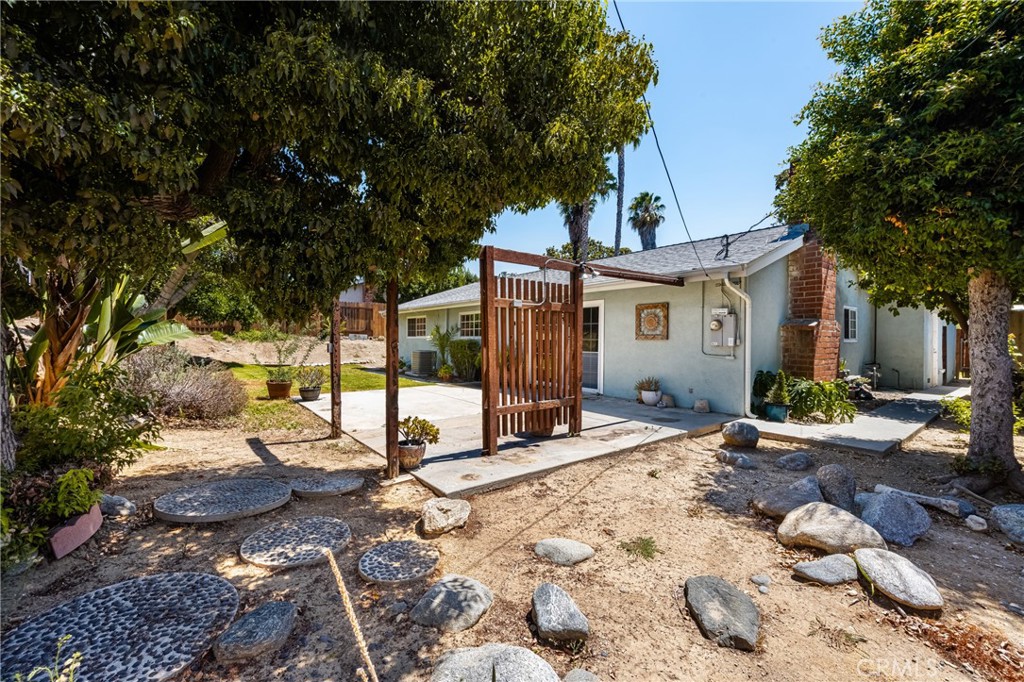 13533 Ankerton Street