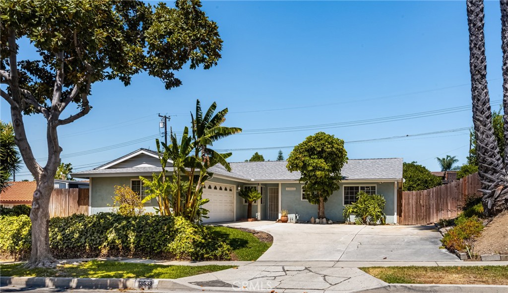 13533 Ankerton Street