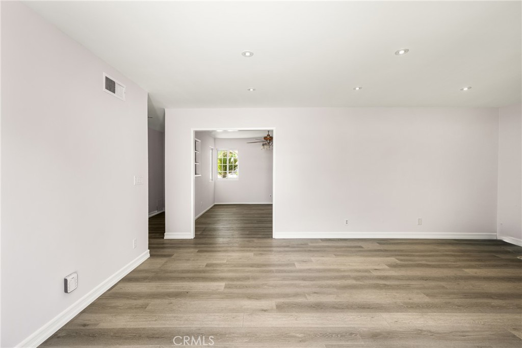 13533 Ankerton Street