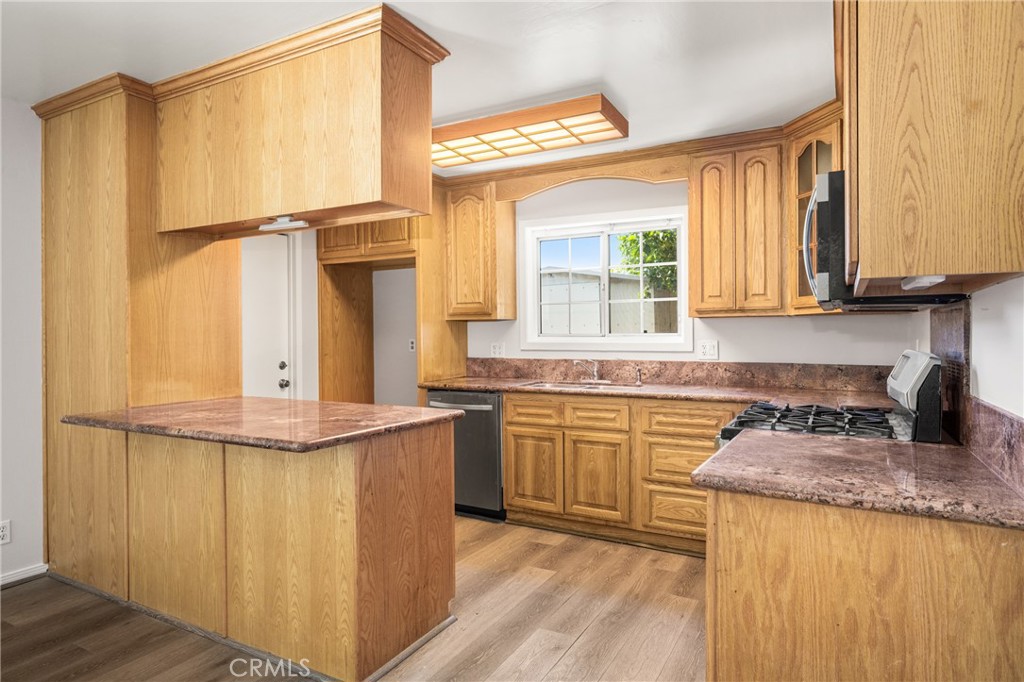 13533 Ankerton Street