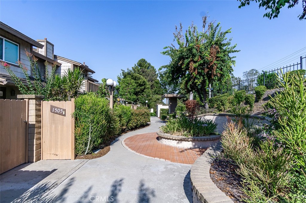 1505 Avenida Selva 170