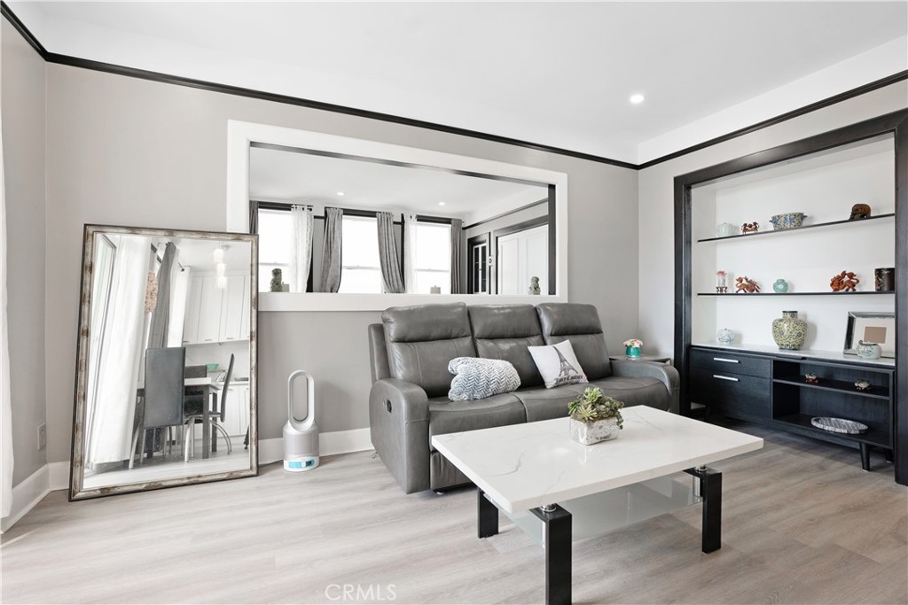 455 E Ocean Boulevard 1116