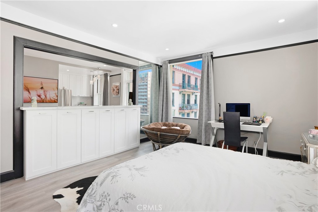 455 E Ocean Boulevard 1116