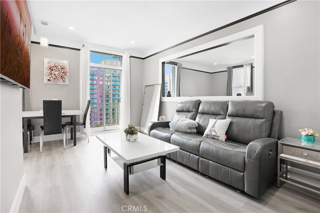455 E Ocean Boulevard 1116