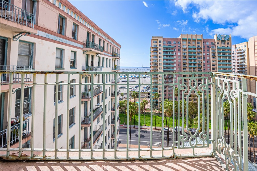 455 E Ocean Boulevard 1116