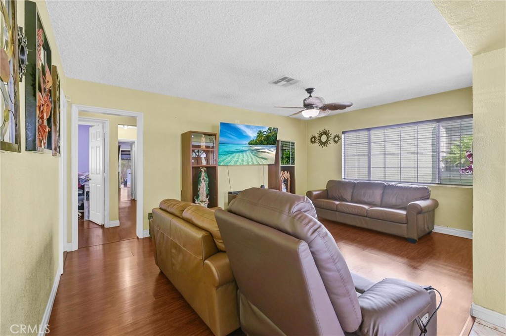 10427 Annetta Avenue