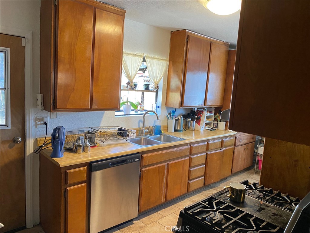 1594 Colorado Avenue