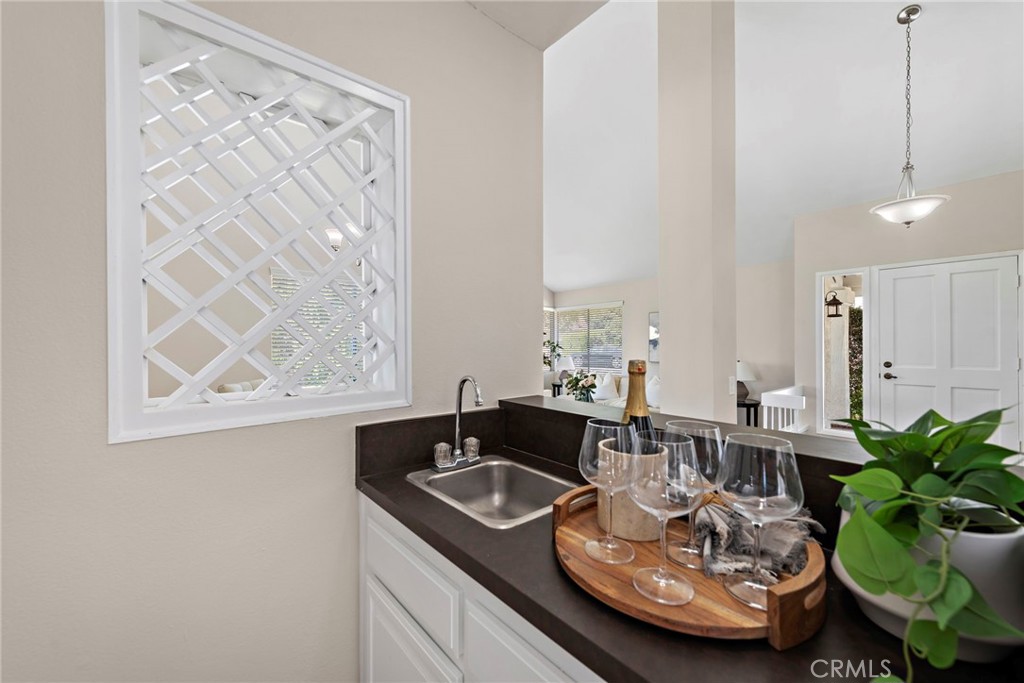 5904 E Shenandoah Avenue