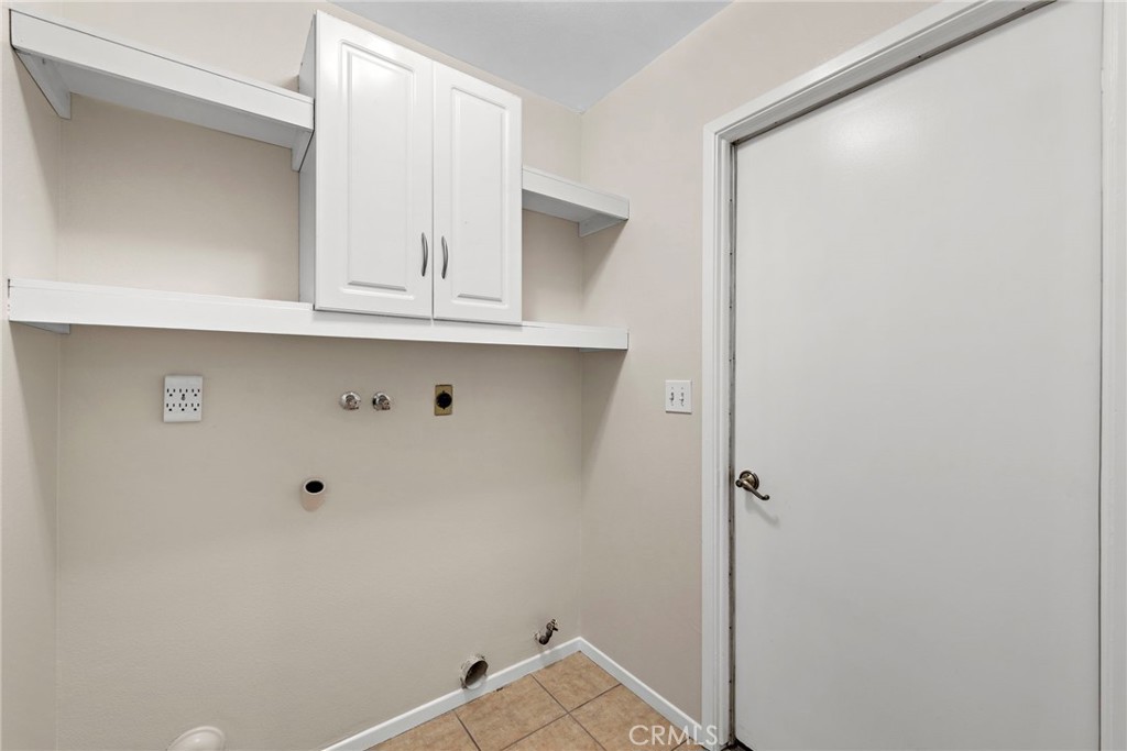 5904 E Shenandoah Avenue