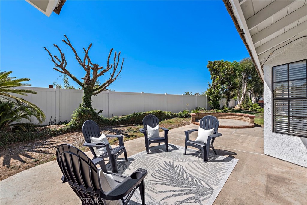 5904 E Shenandoah Avenue