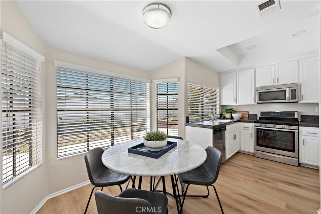 5904 E Shenandoah Avenue