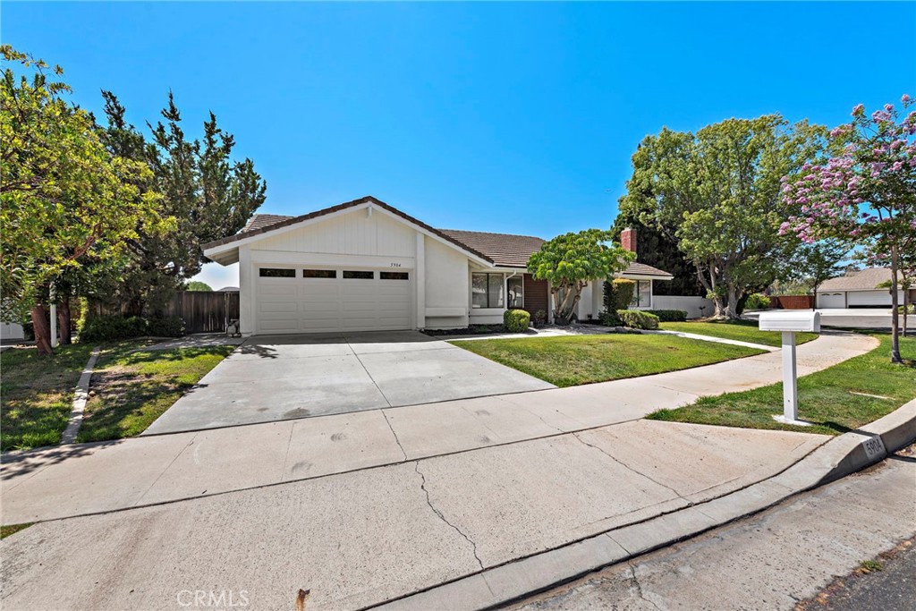 5904 E Shenandoah Avenue