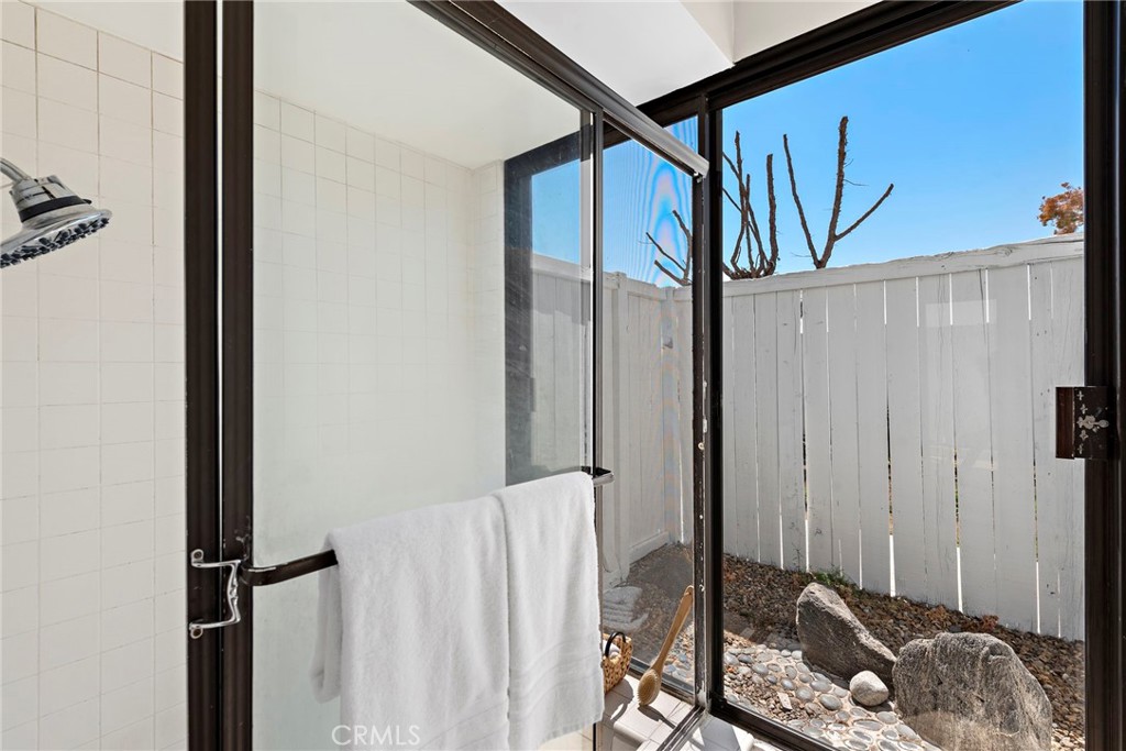 5904 E Shenandoah Avenue